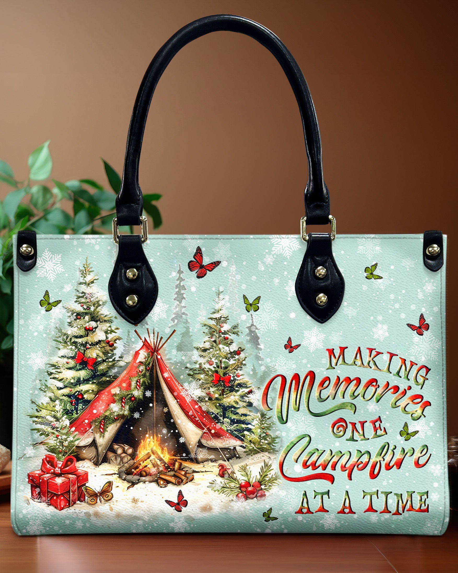 MAKING MEMORIES ONE CAMPFIRE CHRISTMAS LEATHER HANDBAG - YHLN2510244