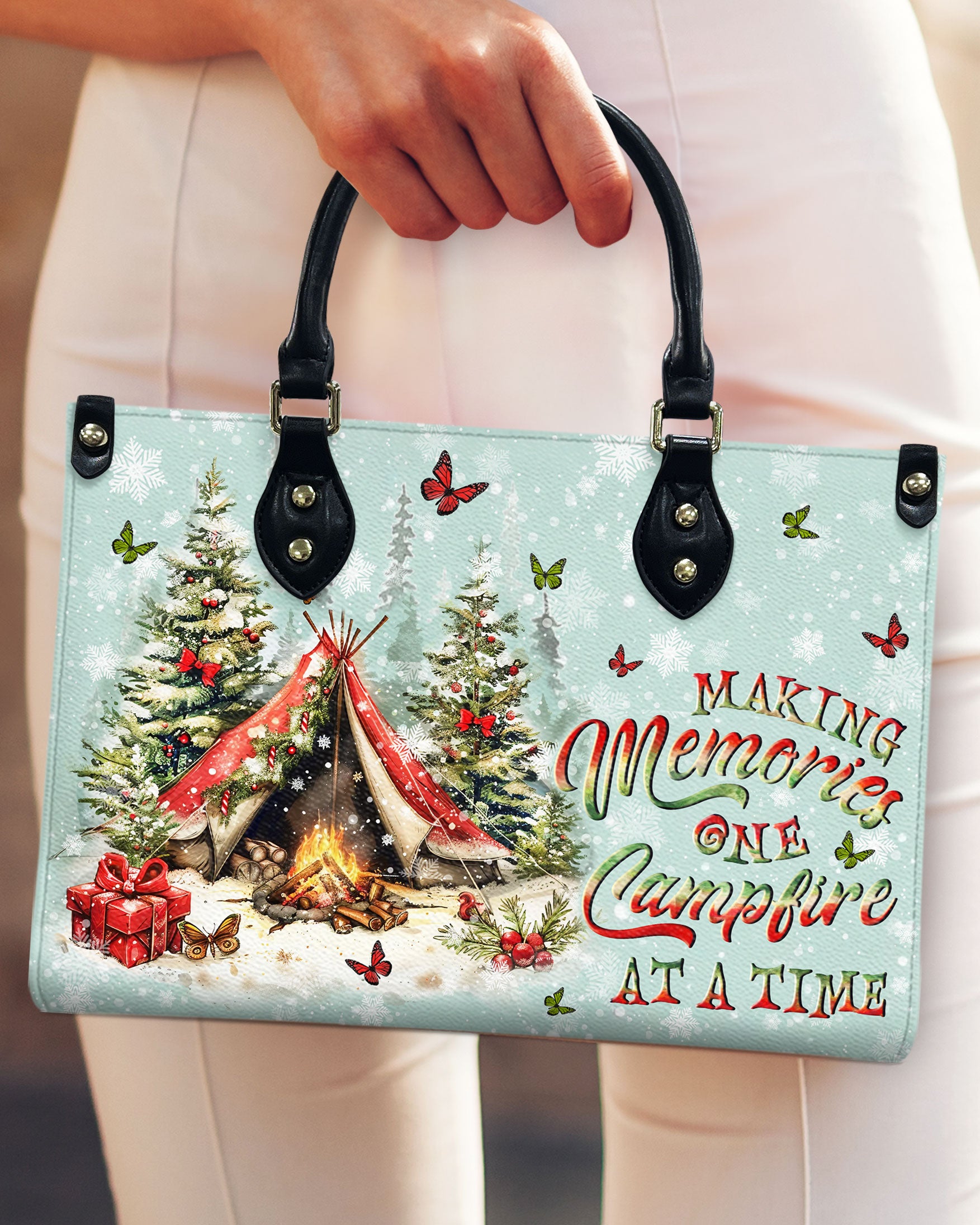 MAKING MEMORIES ONE CAMPFIRE CHRISTMAS LEATHER HANDBAG - YHLN2510244