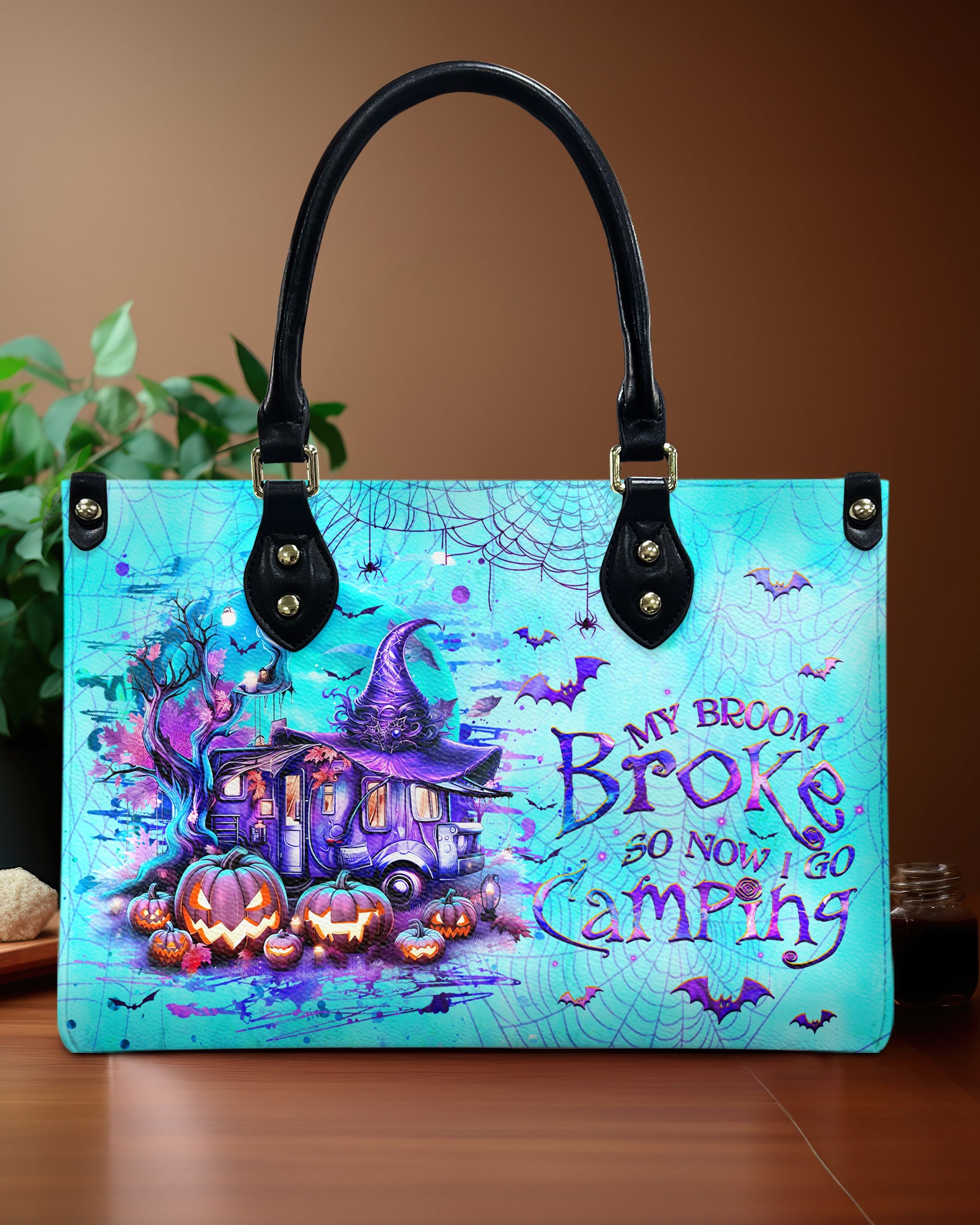 MY BROOM BROKE SO NOW HALLOWEEN LEATHER HANDBAG - YHHG2908244