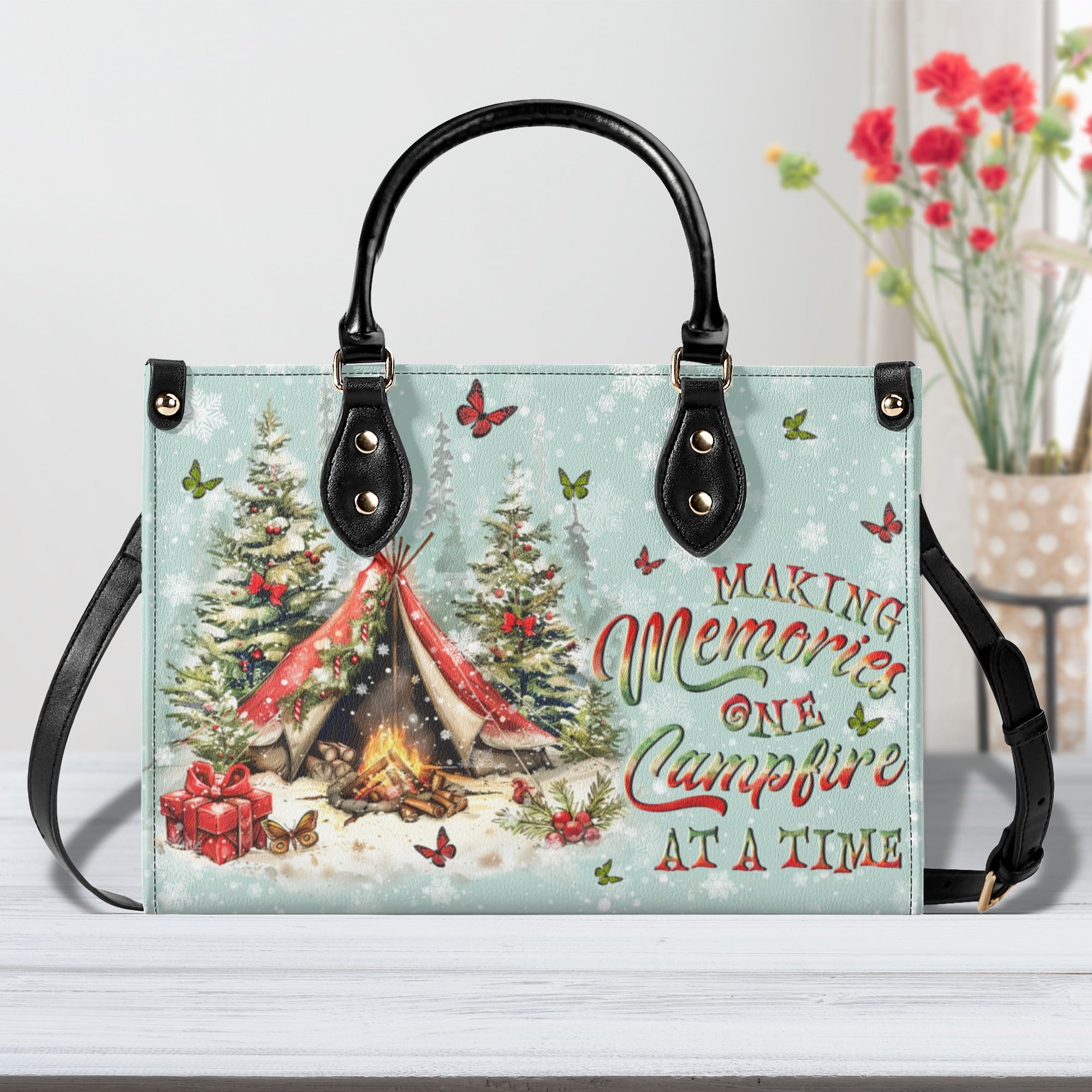 MAKING MEMORIES ONE CAMPFIRE CHRISTMAS LEATHER HANDBAG - YHLN2510244