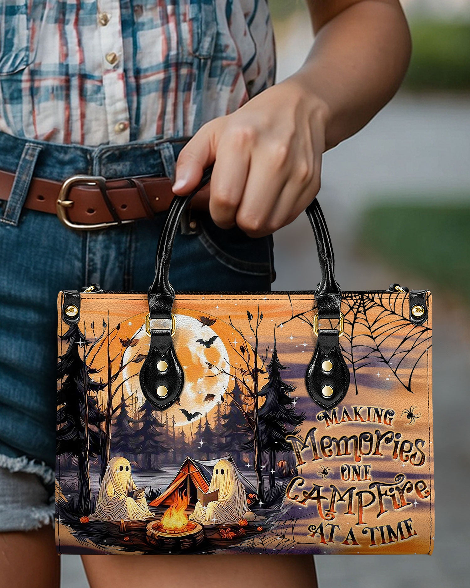 MAKING MEMORIES ONE CAMPFIRE HALLOWEEN LEATHER HANDBAG - YHDU1209243