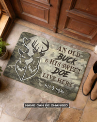 AN OLD BUCK AND HIS SWEET DOE LIVE HERE DOORMAT - YHLN1601262